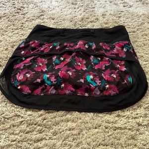 Lululemon skirt size 4